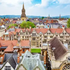 Kotwa w Óbudzie: Jak Oxford wpływa na kulturę i historię tej miejscowości