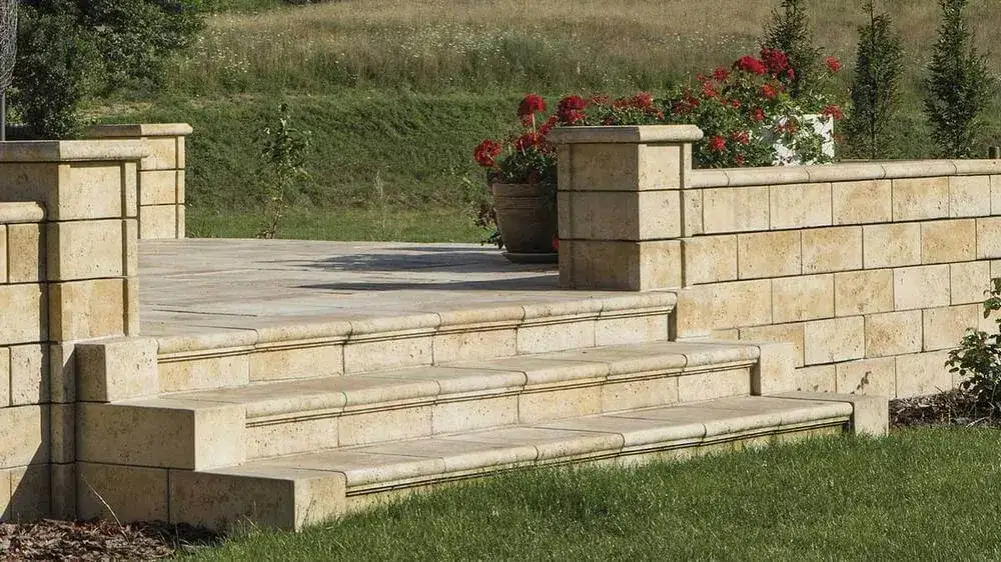 Zdjęcie Z czego schody wejściowe? Poznaj najlepsze materiały i ich wady